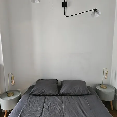 Cosy Private In Shared - 1 Person Only ! *